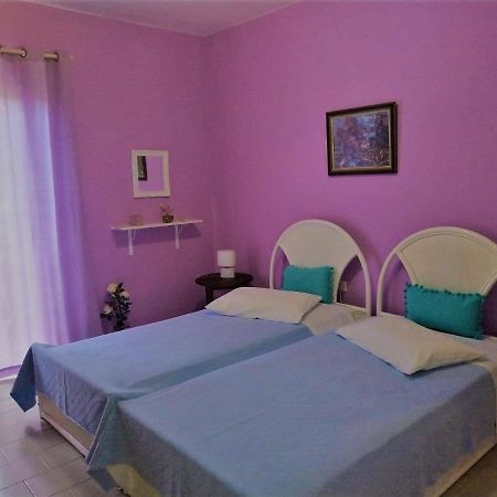 Violet Bedroom And Apartment Spáta エクステリア 写真