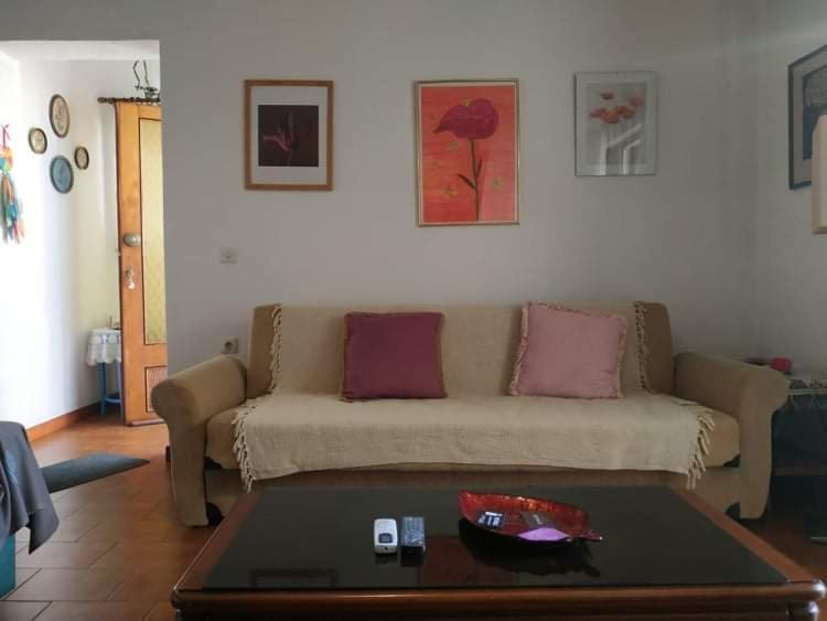 Violet Bedroom And Apartment Spáta エクステリア 写真