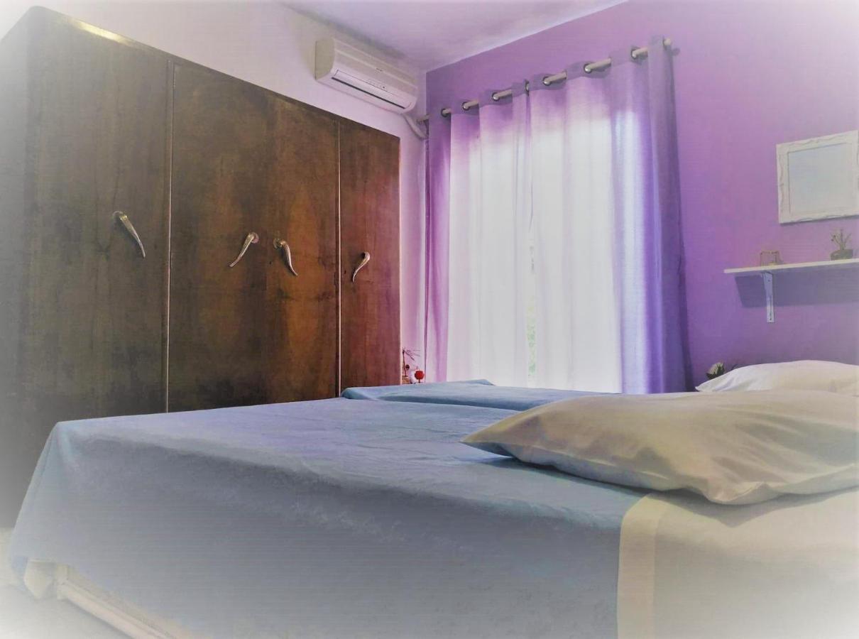 Violet Bedroom And Apartment Spáta エクステリア 写真