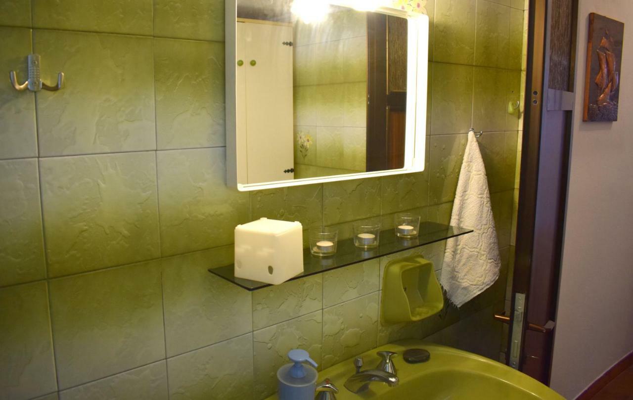 Violet Bedroom And Apartment Spáta エクステリア 写真