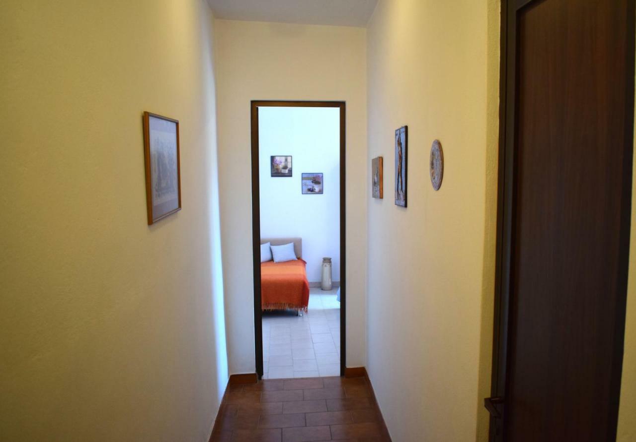 Violet Bedroom And Apartment Spáta エクステリア 写真